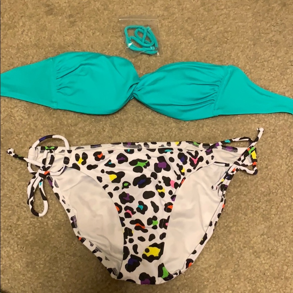 Victoria’s Secret teal top & leopard bottom bikini